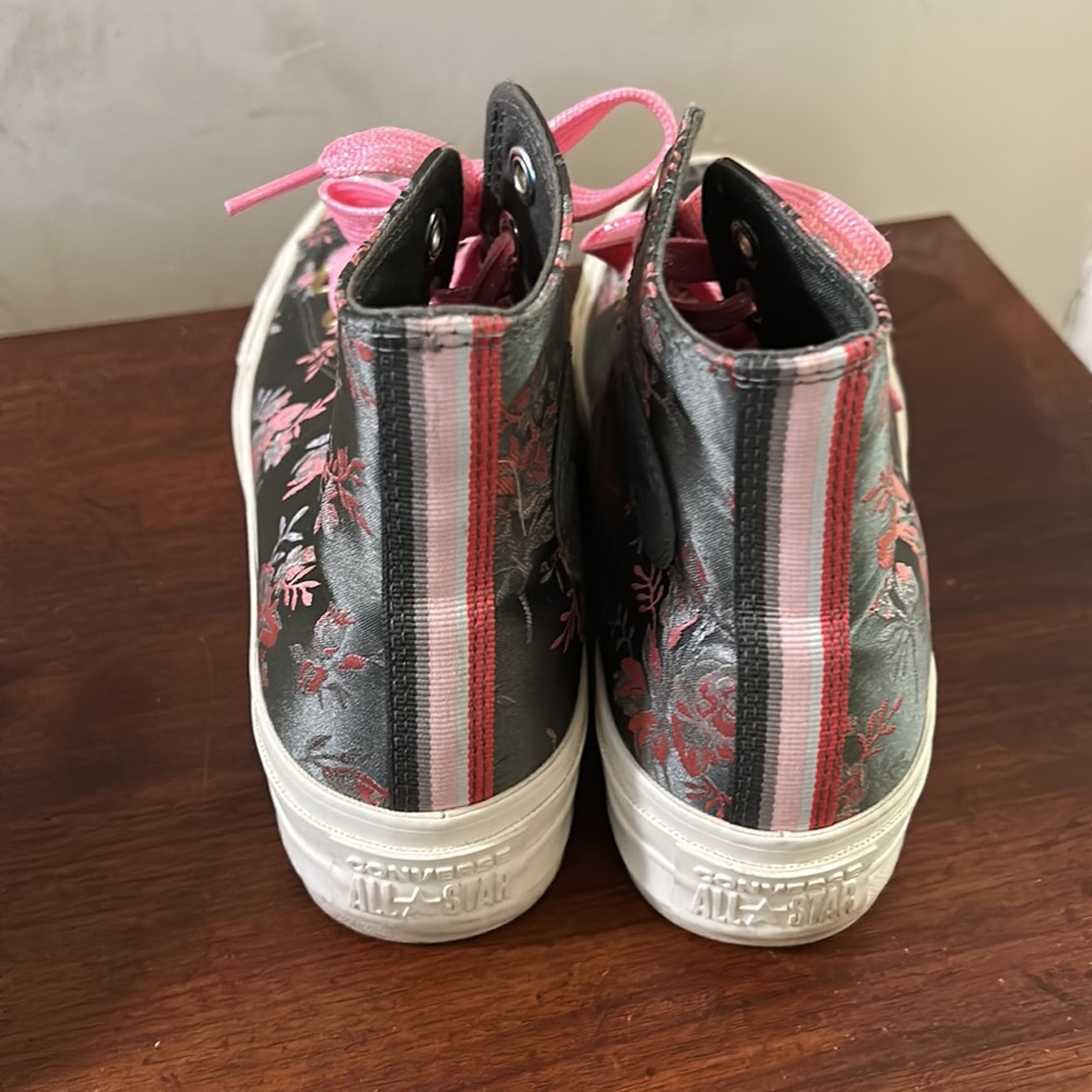 Floral Pink Lace Ripple Platform Converse - Picture 4 of 9